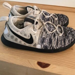 Toddler Nike shoes